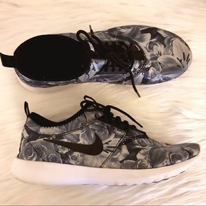 Nike Roshe- black and white floral